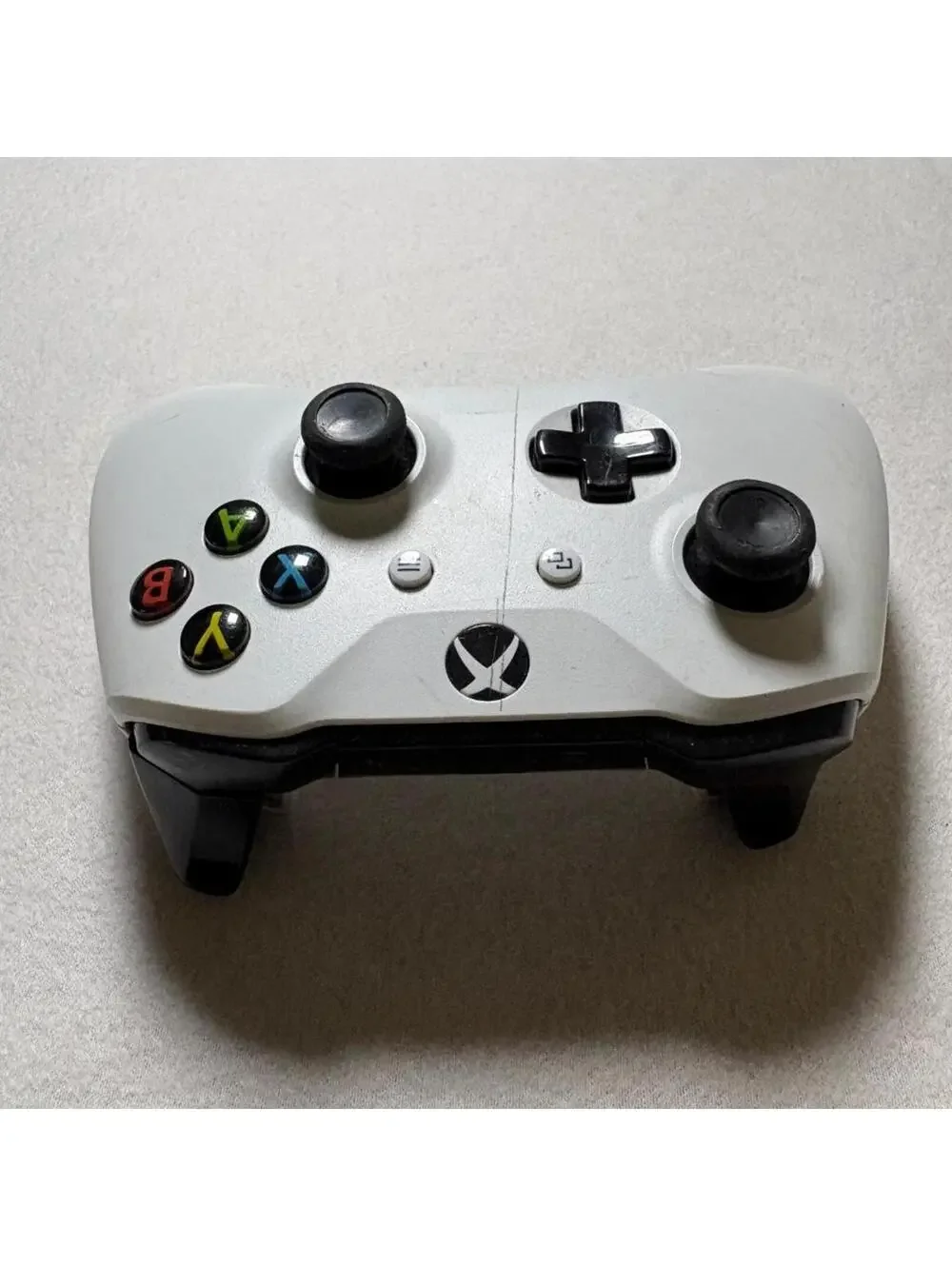 Microsoft Xbox One Wireless Controller Model 1708 White - Missing Battery Cover